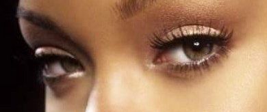 Rihanna eye color