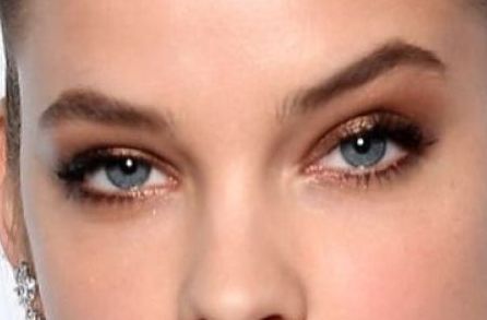 Barbara Palvin eye color