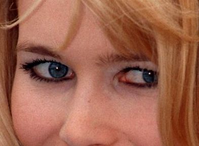 Claudia Schiffer eye color