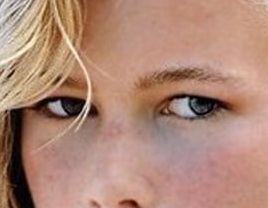 Claudia Schiffer eye color