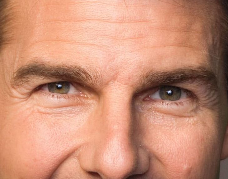 Tom Cruise eye color