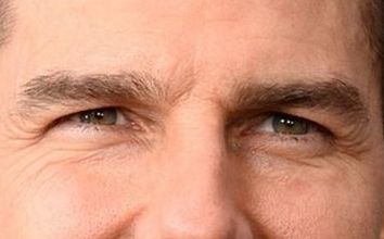 Tom Cruise eye color