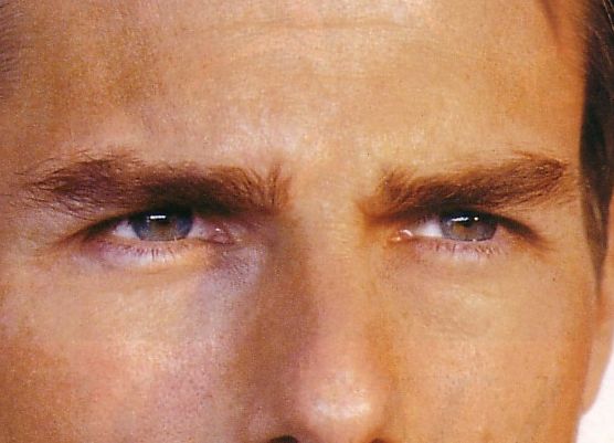 Tom Cruise eye color