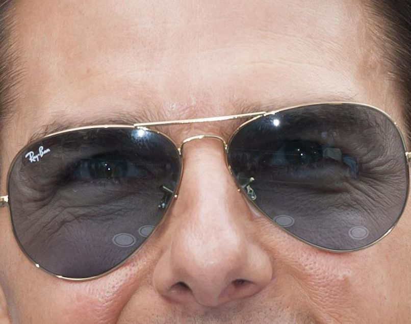 Tom Cruise eye color