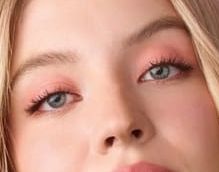 Sydney Sweeney eye color