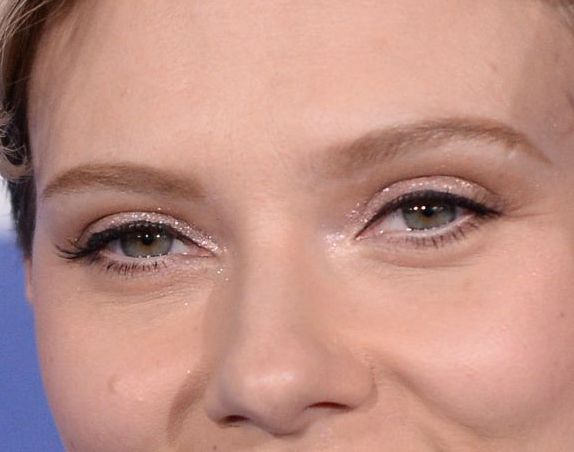 Scarlett Johansson eye color