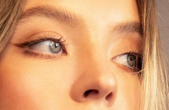 Sydney Sweeney eye color