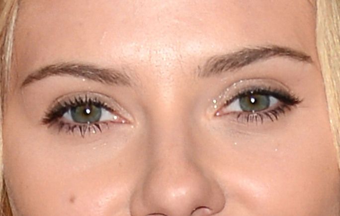 Scarlett Johansson eye color