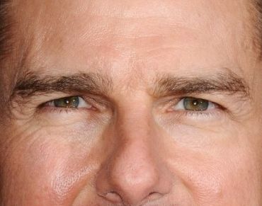 Tom Cruise eye color