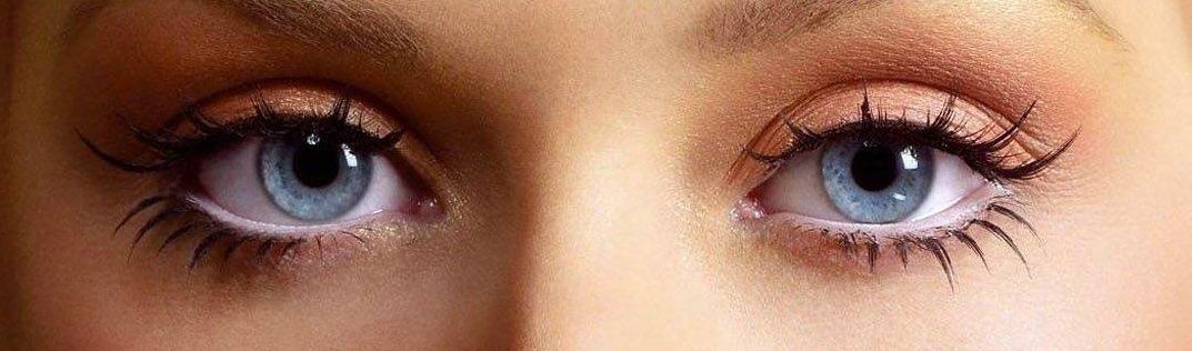 Christina Aguilera eye color