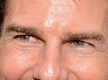 Tom Cruise eye color