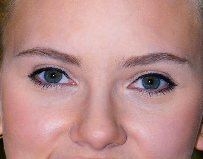 Scarlett Johansson eye color