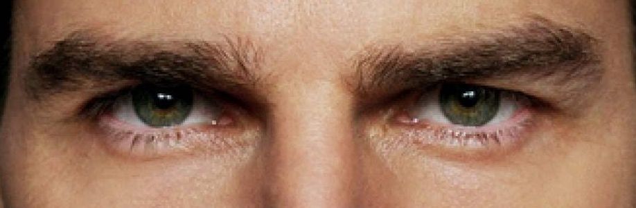 Tom Cruise eye color