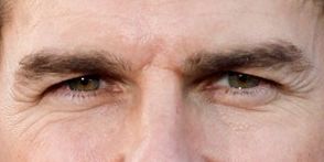 Tom Cruise eye color