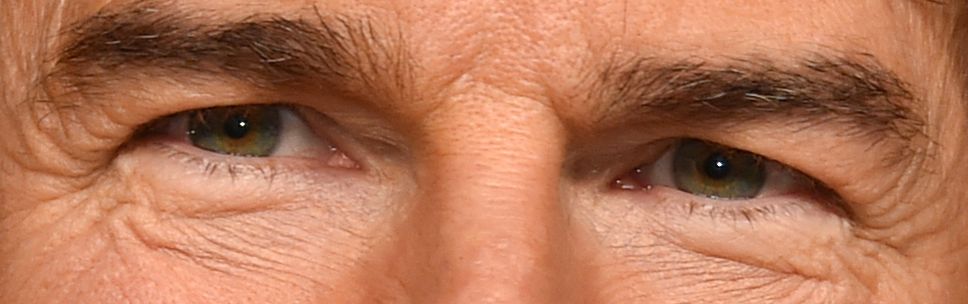 Tom Cruise eye color