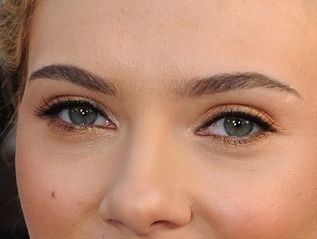 Scarlett Johansson eye color