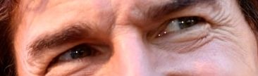 Tom Cruise eye color