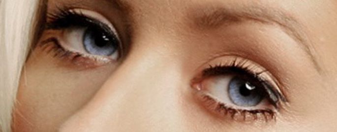 Christina Aguilera eye color