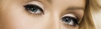 Christina Aguilera eye color