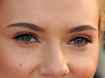 Scarlett Johansson eye color