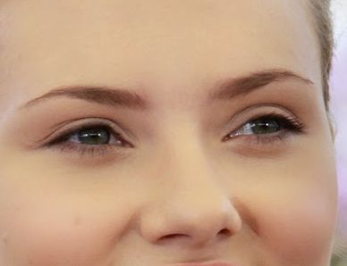 Scarlett Johansson eye color