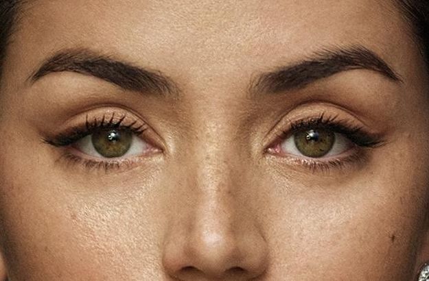 Ana de Armas eye color