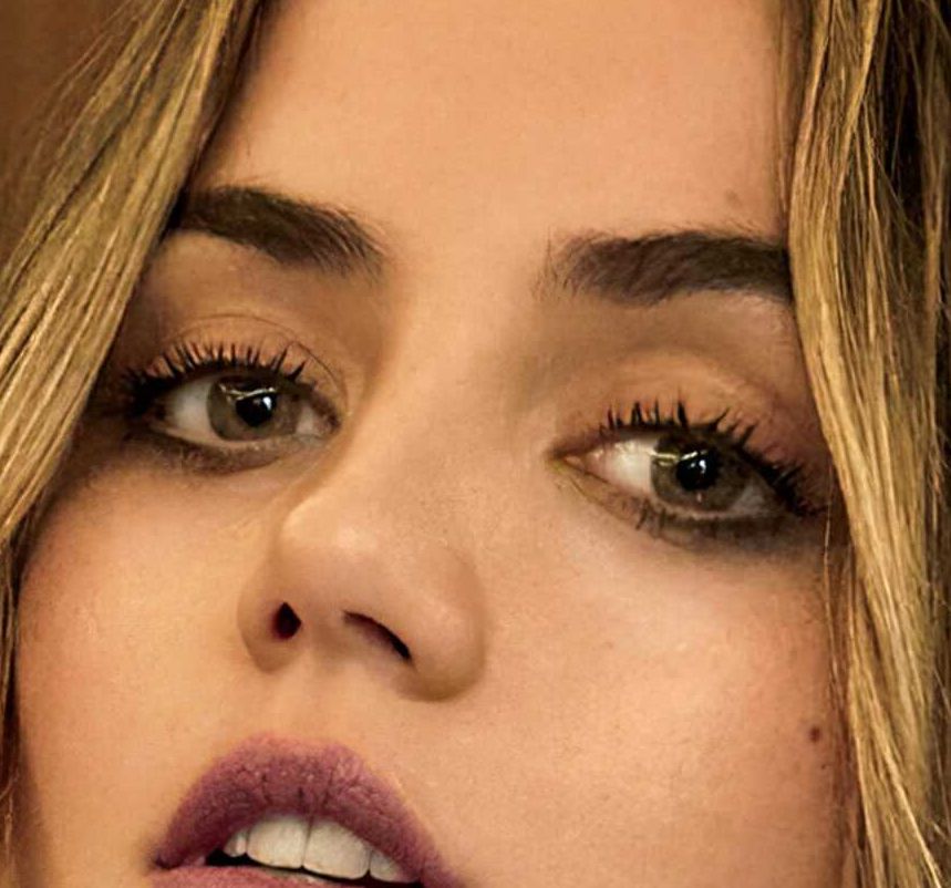 Ana de Armas eye color