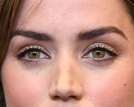 Ana de Armas eye color