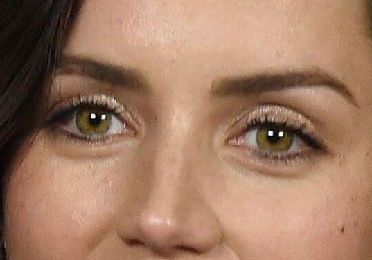 Ana de Armas eye color