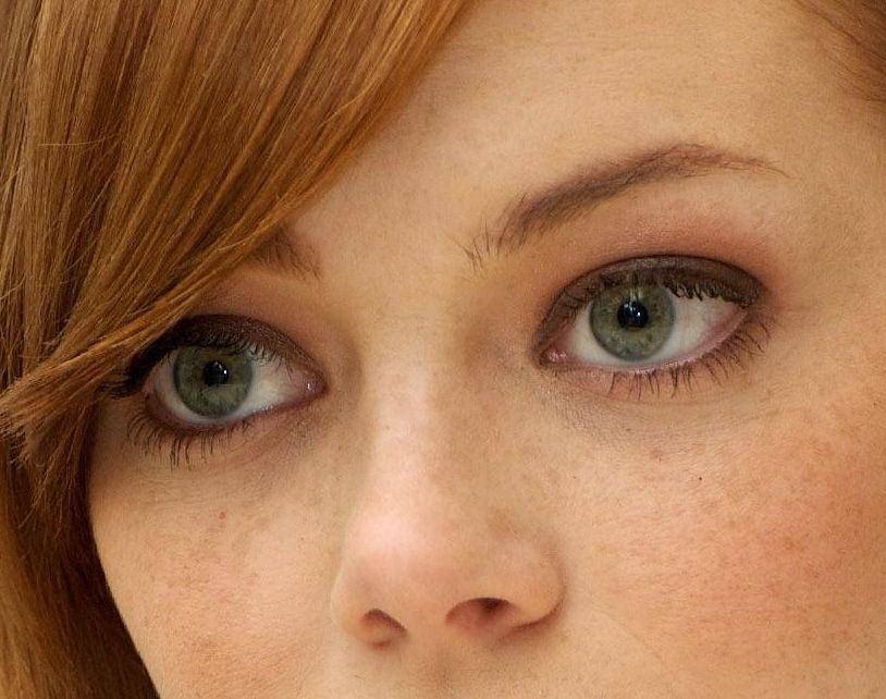 Emma Stone eye color