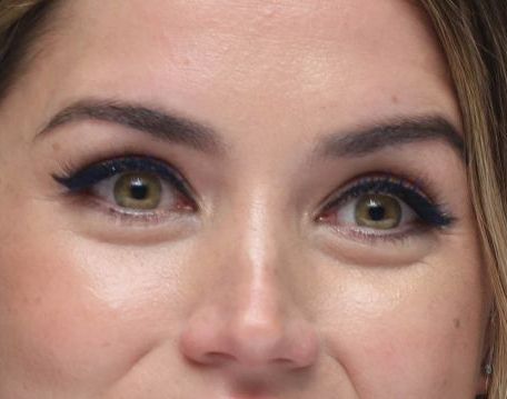 Ana de Armas eye color