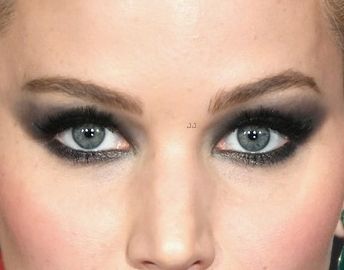 Jennifer Lawrence eye color