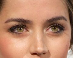 Ana de Armas eye color