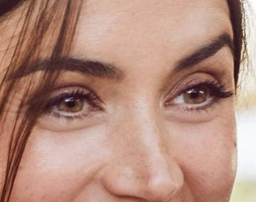 Ana de Armas eye color