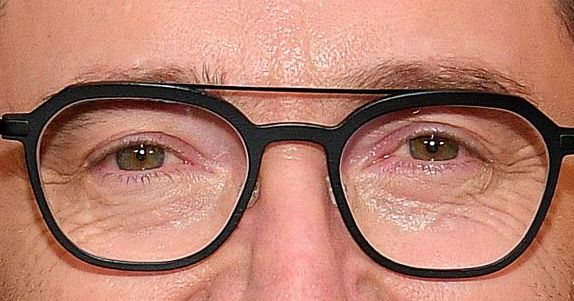 Hugh Jackman eye color