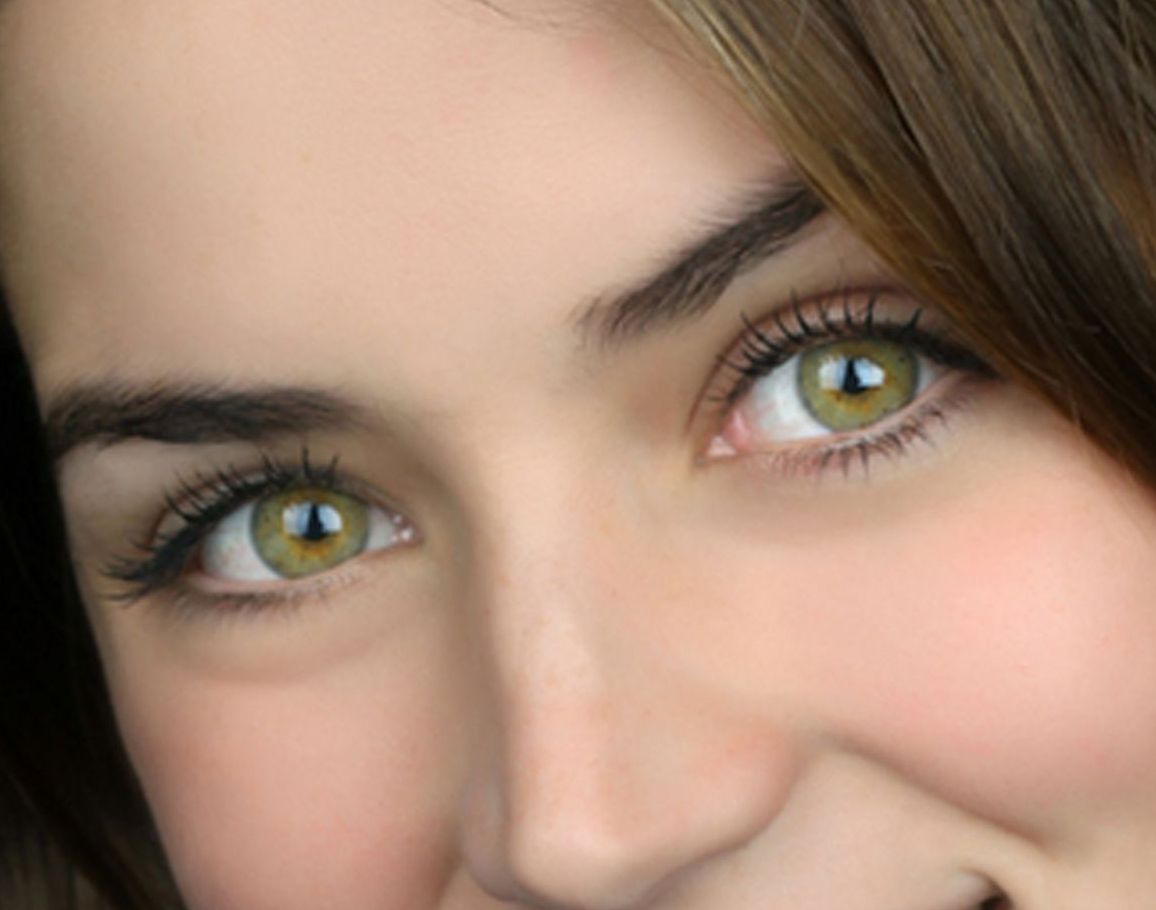 Ana de Armas eye color