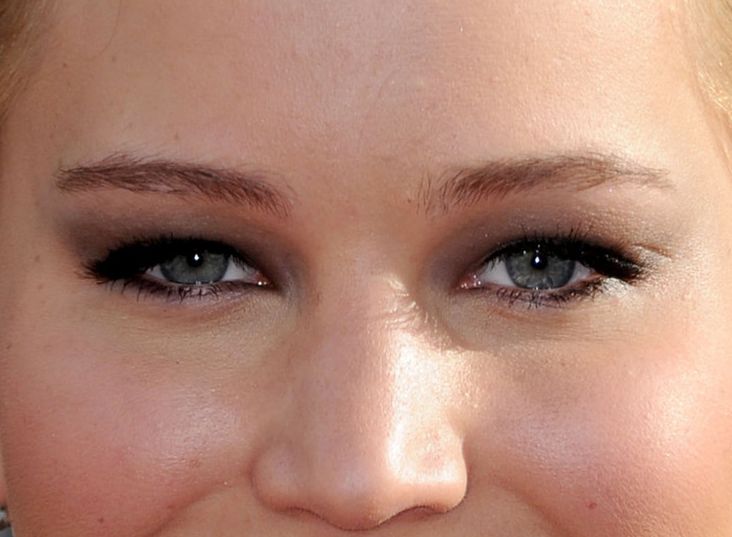 Jennifer Lawrence eye color