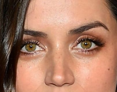 Ana de Armas eye color