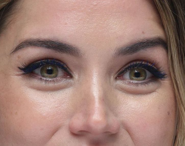 Ana de Armas eye color