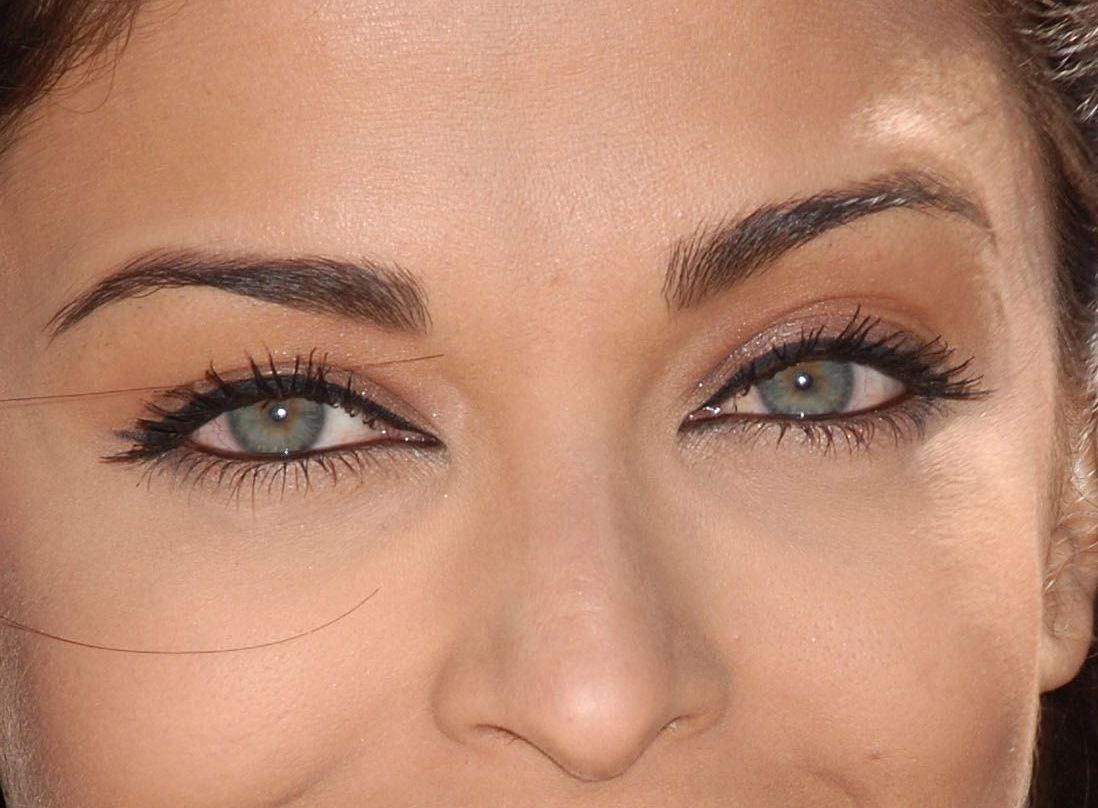 Aishwarya Rai eye color