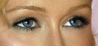 Paris Hilton eye color