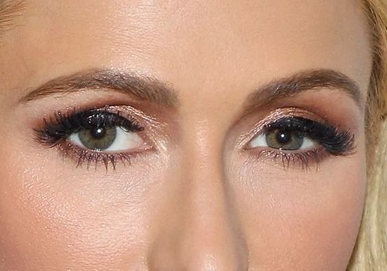 Paris Hilton eye color