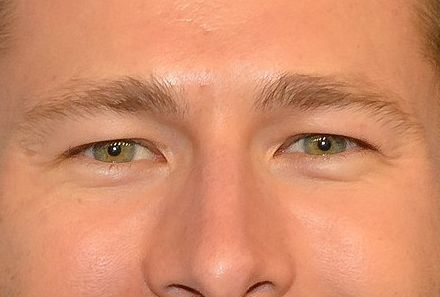 Glen Powell eye color