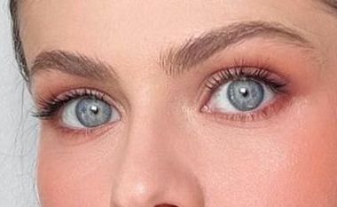 Alexandra Daddario eye color