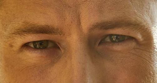 Glen Powell eye color