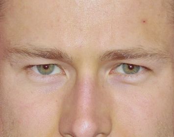 Glen Powell eye color