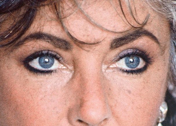 Elizabeth Taylor eye color