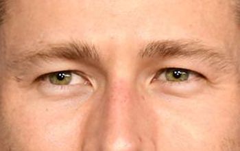 Glen Powell eye color