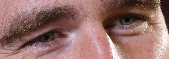 Travis Kelce eye color