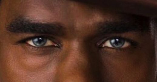 Mustafa Shakir eye color